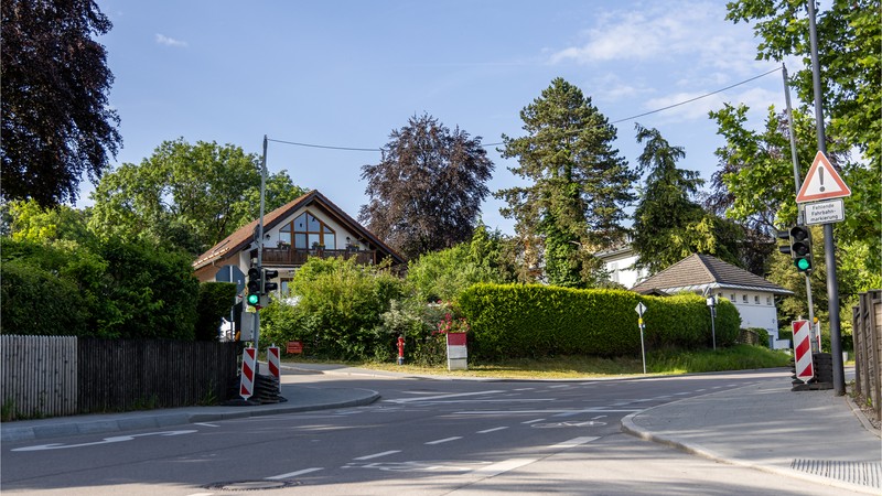 Neue Verkehrslösungen am Gymnasium Herrsching: Ampel in Betrieb, Tempo 30 erweitert und Radweg geöffnet Neue Verkehrslösungen am Gymnasium Herrsching: Ampel in Betrieb, Tempo 30 erweitert und Radweg geöffnet