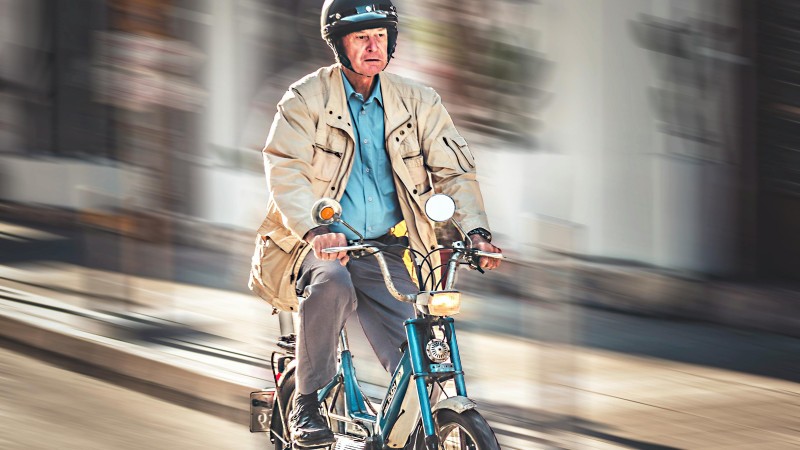 Studie: E-Bike-Stürze führen besonders bei älteren Männern häufig zu schweren Kopfverletzungen Studie: E-Bike-Stürze führen besonders bei älteren Männern häufig zu schweren Kopfverletzungen